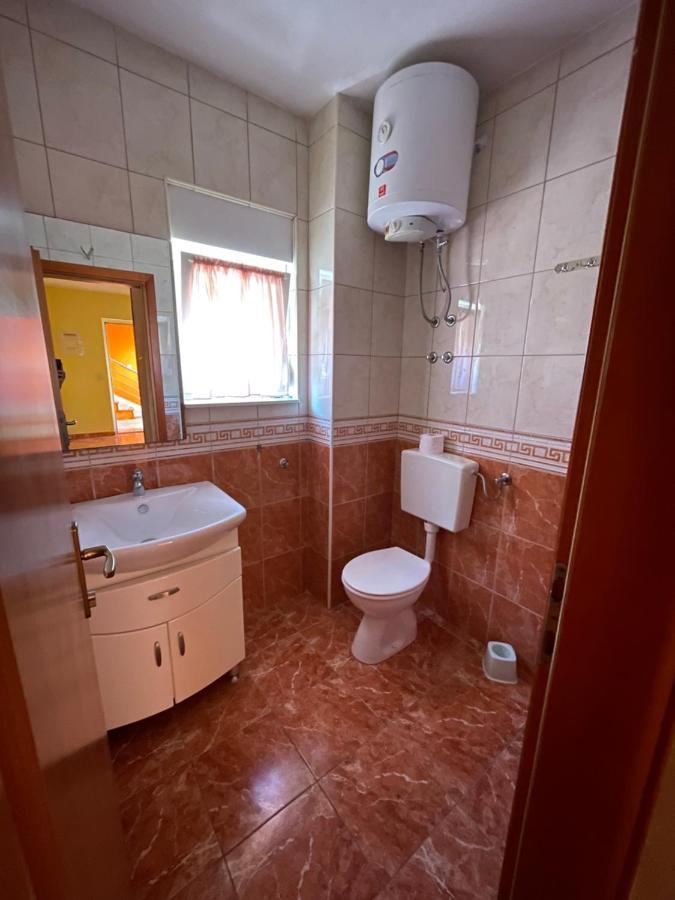 Apartman Jukic Hotell Marina Exteriör bild