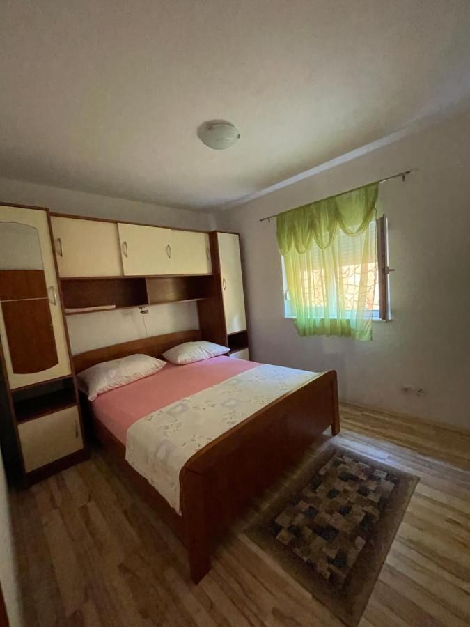 Apartman Jukic Hotell Marina Exteriör bild