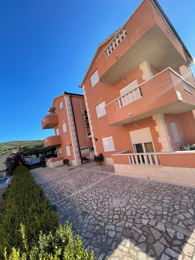 Apartman Jukic Hotell Marina Exteriör bild