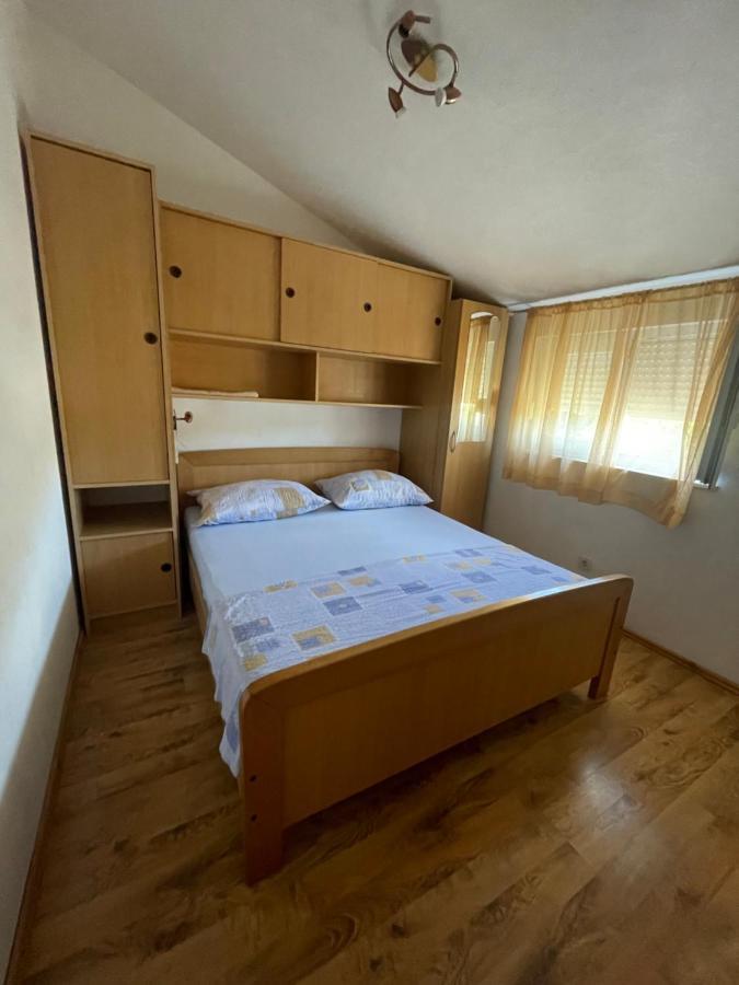 Apartman Jukic Hotell Marina Exteriör bild