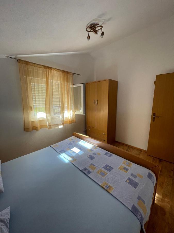 Apartman Jukic Hotell Marina Exteriör bild