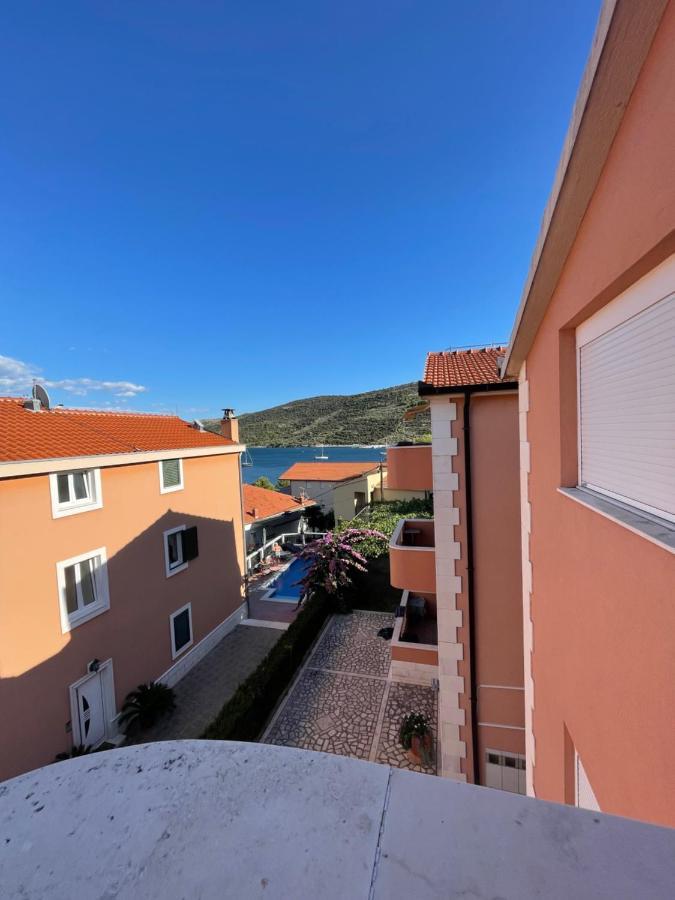 Apartman Jukic Hotell Marina Exteriör bild