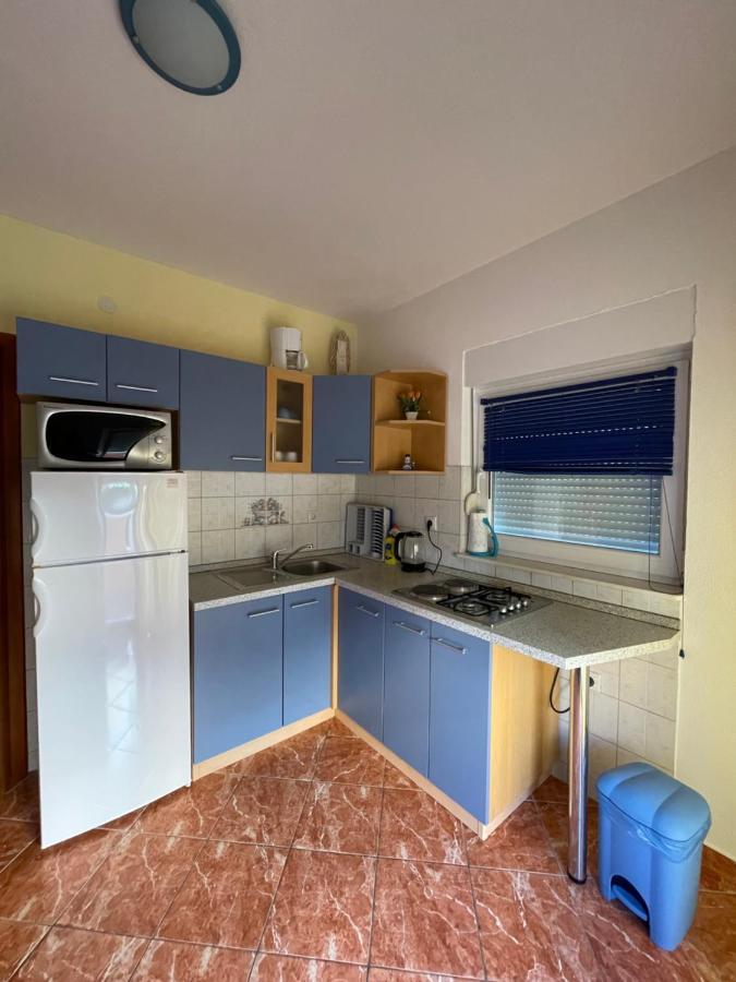 Apartman Jukic Hotell Marina Exteriör bild