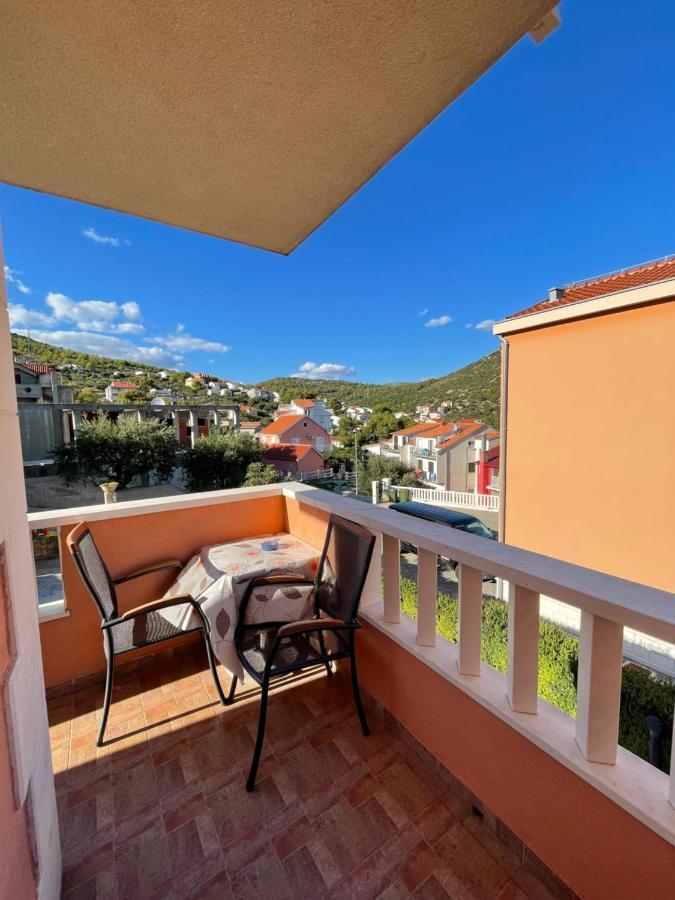 Apartman Jukic Hotell Marina Exteriör bild