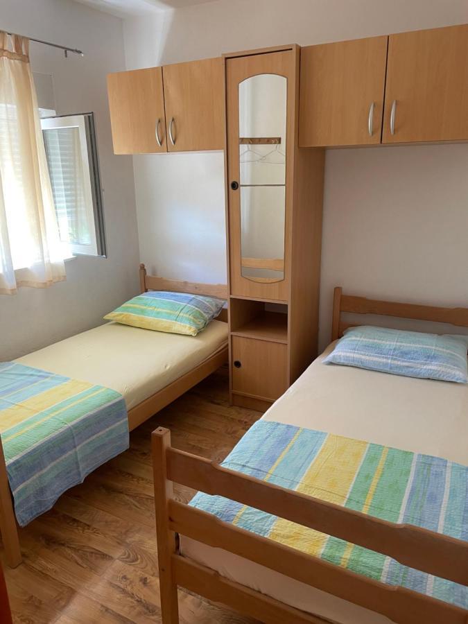 Apartman Jukic Hotell Marina Exteriör bild