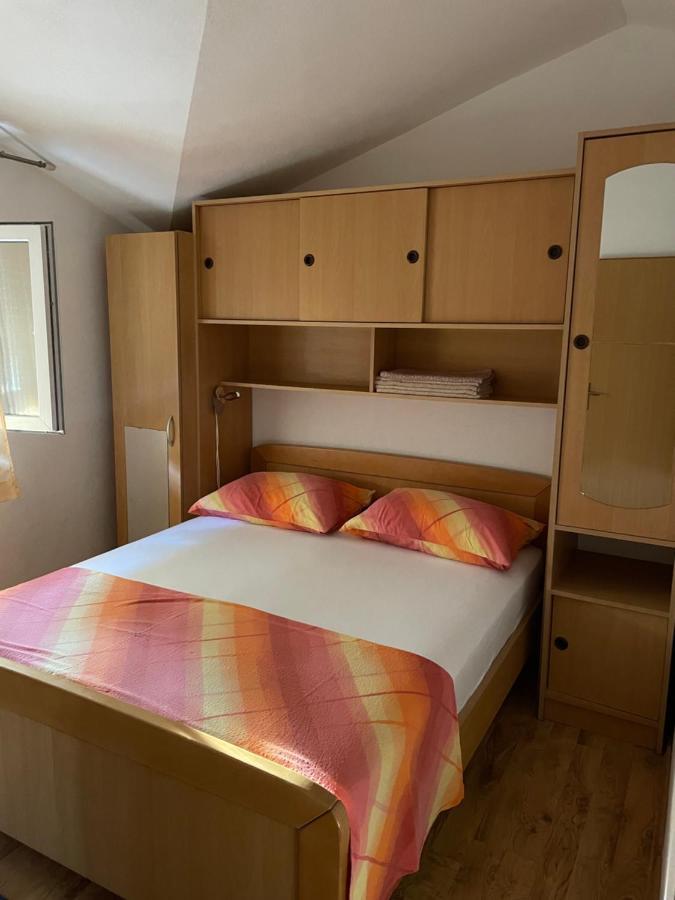 Apartman Jukic Hotell Marina Exteriör bild