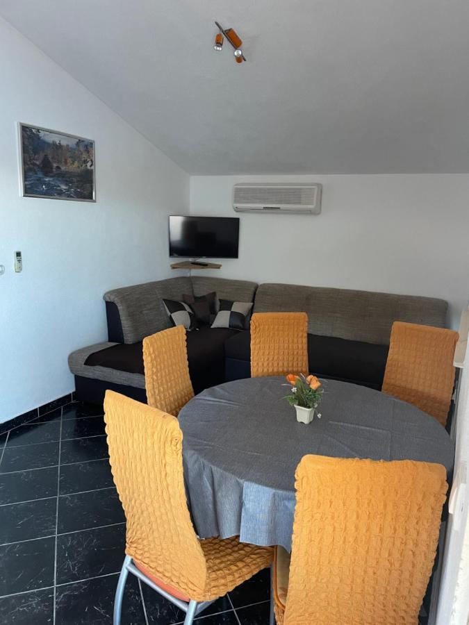 Apartman Jukic Hotell Marina Exteriör bild