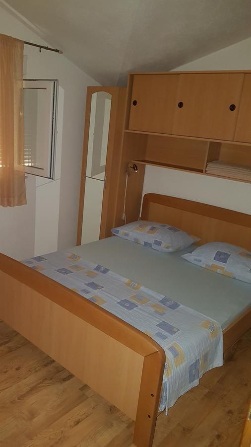 Apartman Jukic Hotell Marina Exteriör bild
